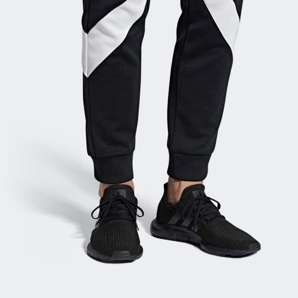 Adidas men’s shoes. Swift Run CG4111 - Picture 2 of 8